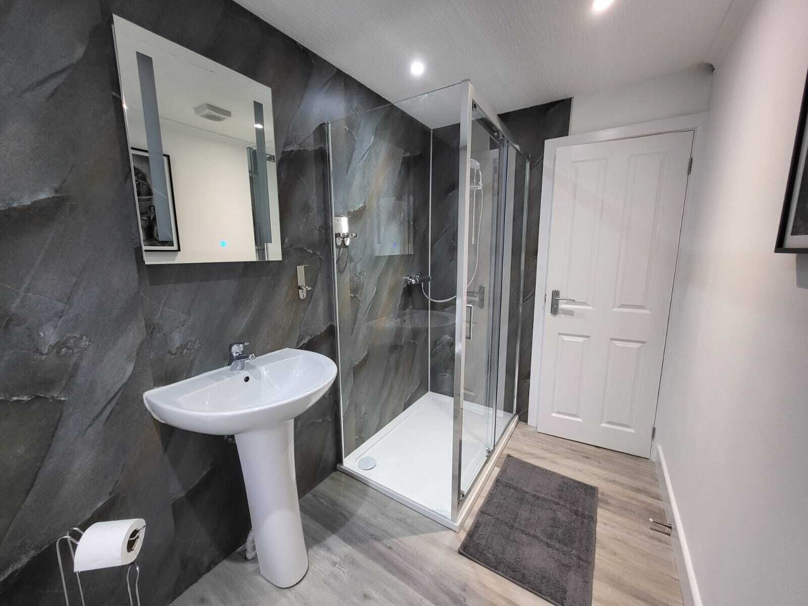 Apartment | Bathroom | Hair dryer, towels