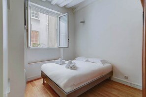 1 bedroom, desk, iron/ironing board, WiFi