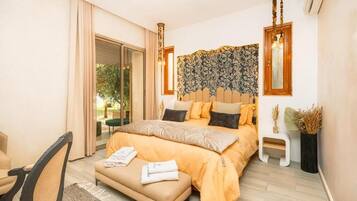 In-room safe, blackout curtains, free WiFi