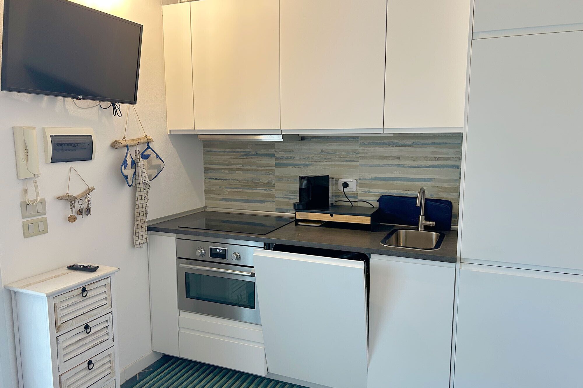 Réfrigérateur, micro-ondes, four, lave-vaisselle