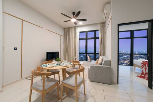 Comfort Apartment, 2 Bedrooms, Kitchen, City View | Ruang tamu