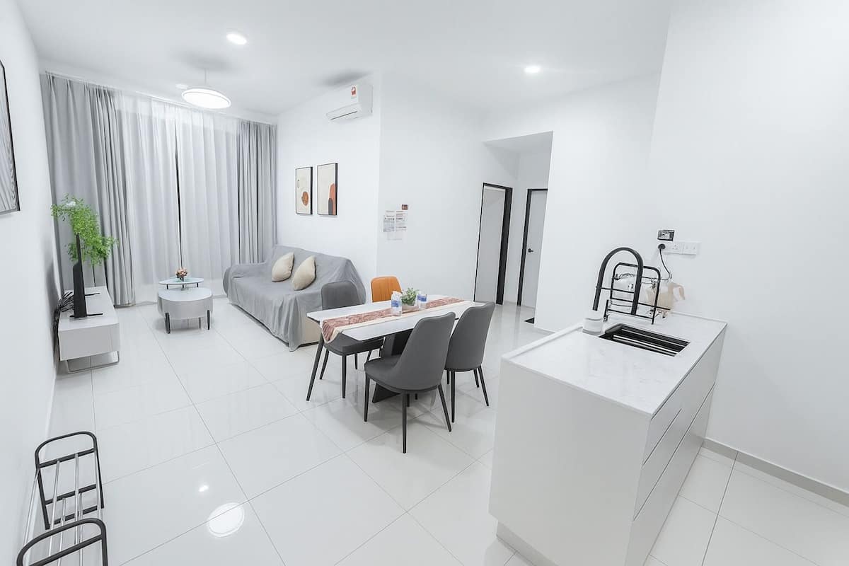 Luxury Apartment, 2 Bedrooms, Kitchen, City View