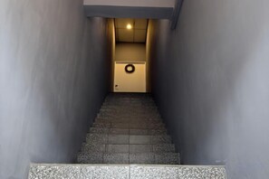 Unclassified image, 2 of 14, button - ANG LEE RESTHOUSE (Semporna)