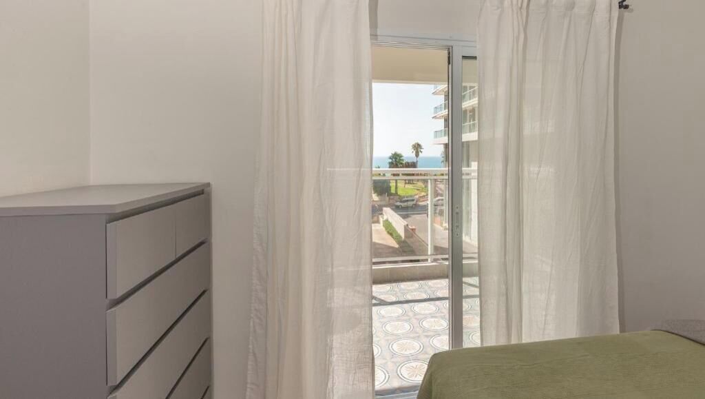Departamento superior, balcón, vista al mar | Cortinas blackout, tabla de planchar con plancha y wifi gratis 