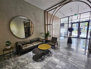 Lobby - Beautiful Studio in Jumeirah Village Circle (Dubai)