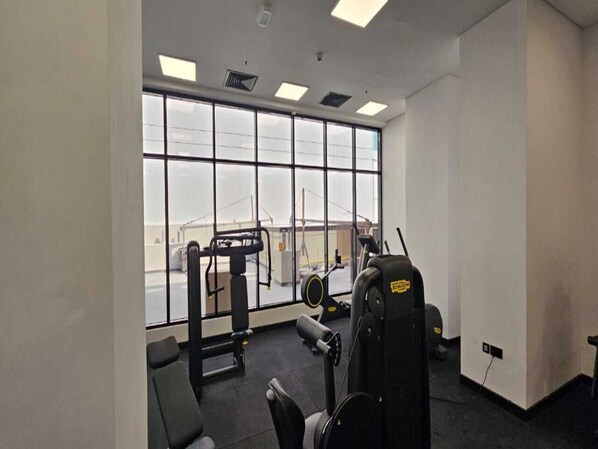 Apartment, 1 Bedroom, Private Pool, City View | Fitness facility