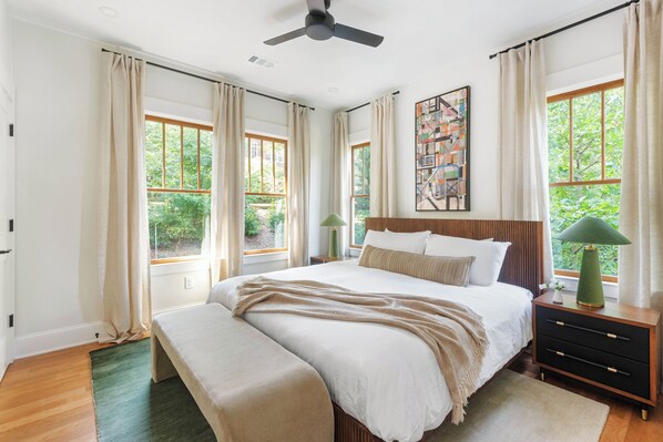 2 bedrooms, iron/ironing board, WiFi, bed sheets