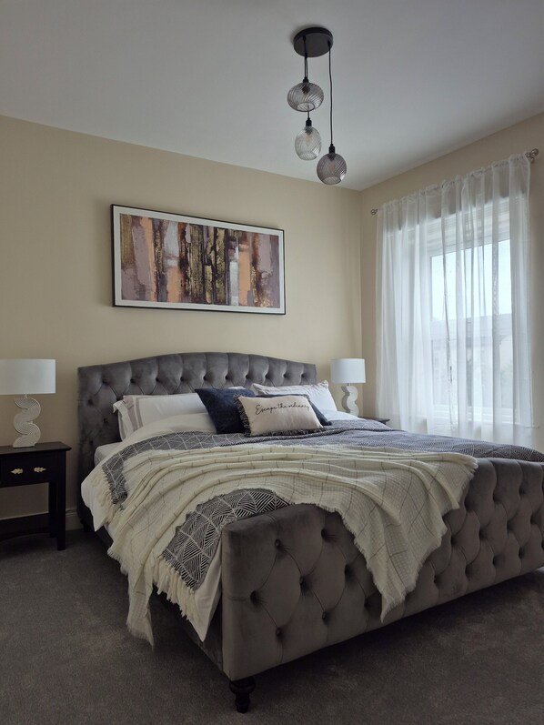 4 Schlafzimmer, Bügeleisen/Bügelbrett, Internetzugang, Bettwäsche