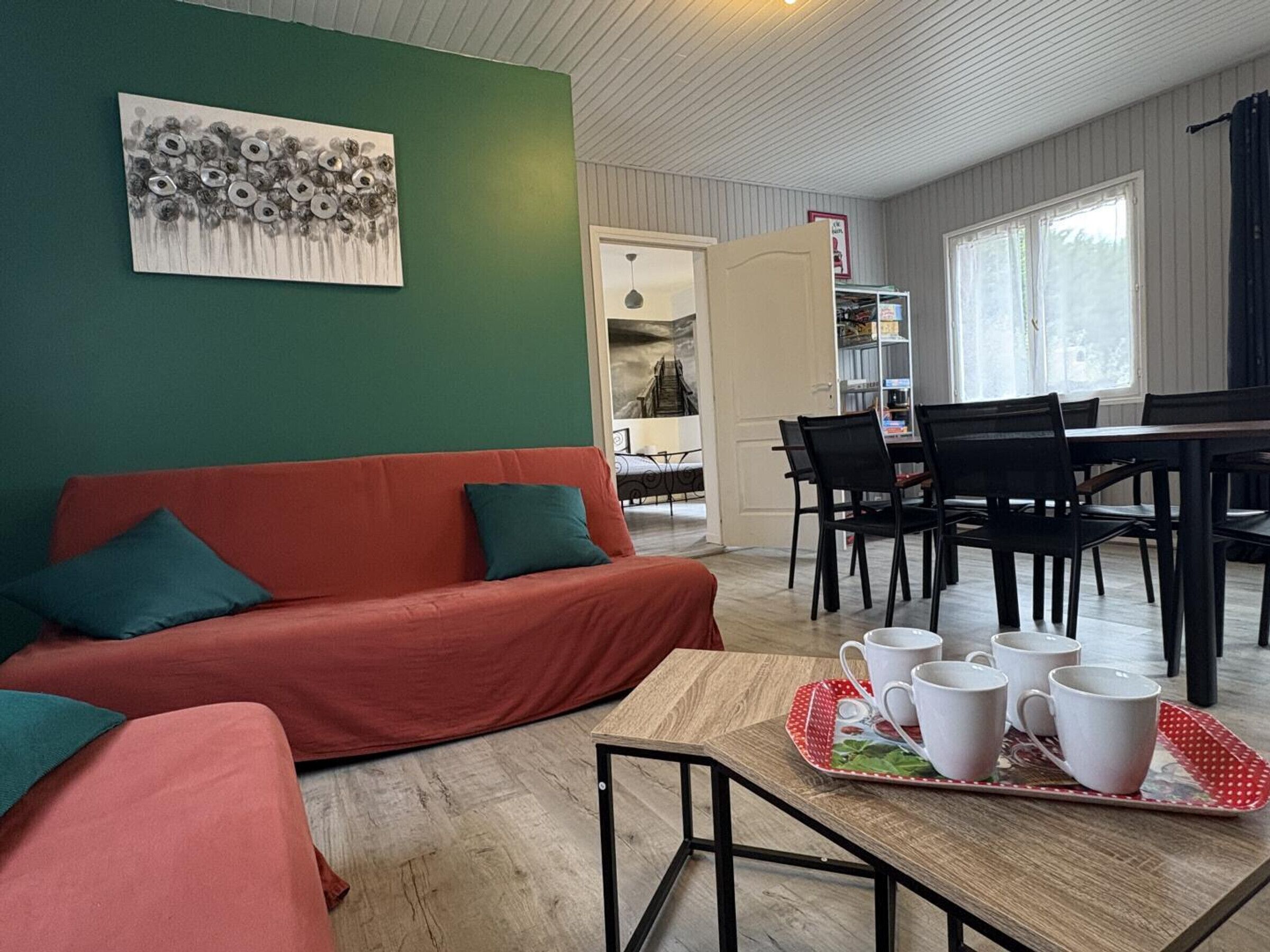 テレビ、卓球台