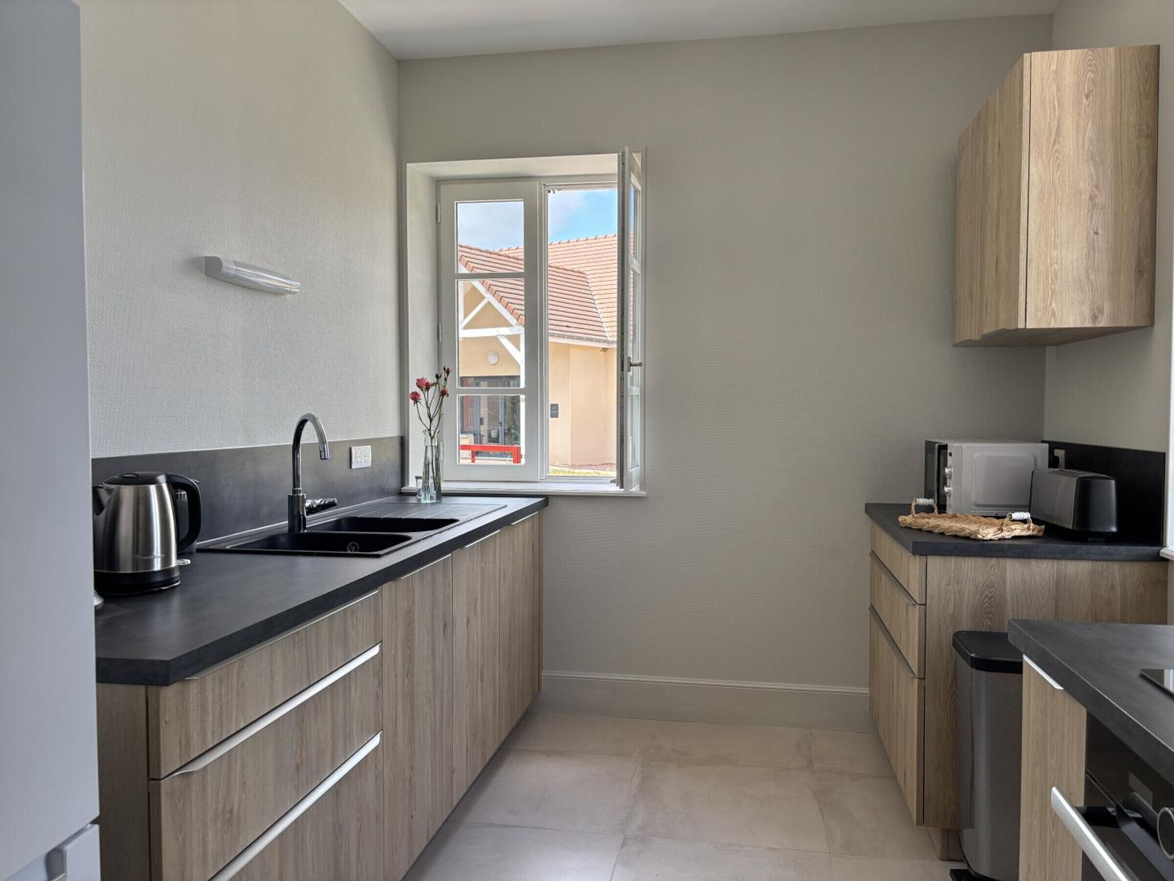 Réfrigérateur, micro-ondes, lave-vaisselle