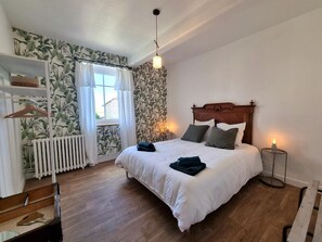 3 chambres, accès au Wi-Fi (inclus)