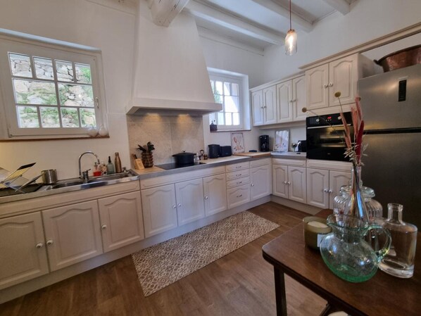 Fridge, microwave, dishwasher