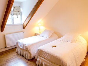 1 chambre, literie fournie