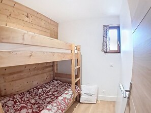 2 bedrooms