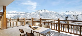 Comfortable T2 cabin for 6, ski shuttle, parking included