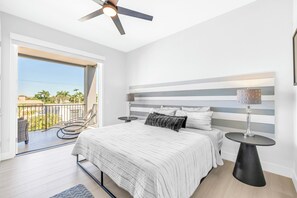 6 bedrooms, desk, iron/ironing board, travel cot