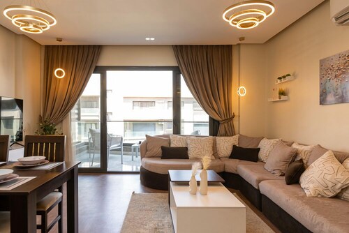 Madinaty Modern 3BR with Garden Views