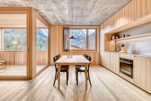 Kühlschrank, Ofen, Herdplatte, Geschirrspüler