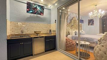 5 slaapkamers, een strijkplank/strijkijzer, reisbedje, gratis wifi