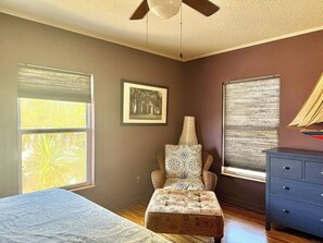 3 bedrooms, desk, iron/ironing board, free WiFi