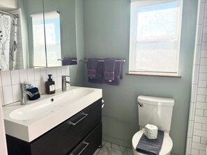 ヘアドライヤー、タオル