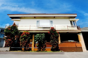 Fachada da propriedade