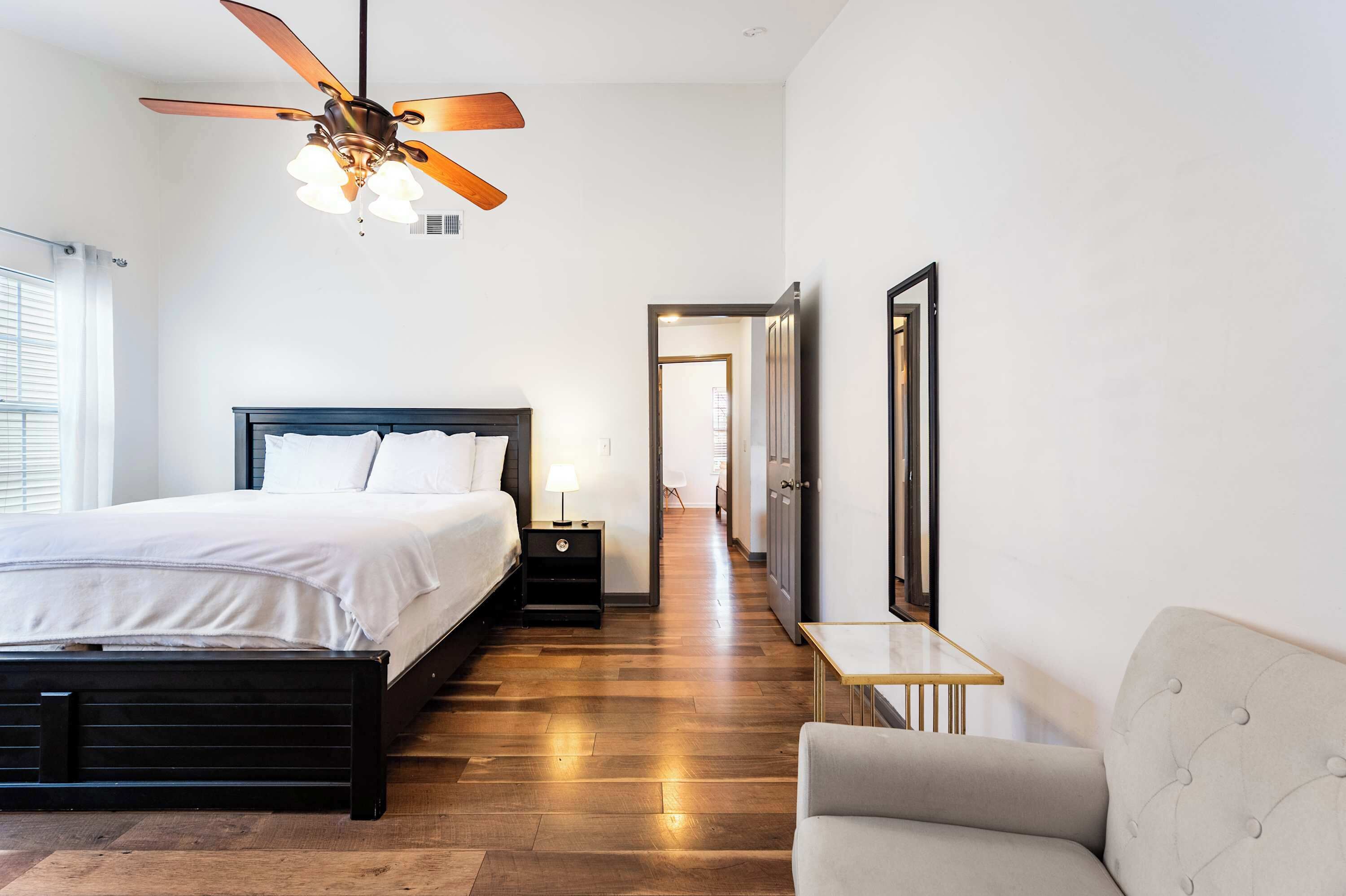 3 bedrooms, iron/ironing board, WiFi, bed sheets