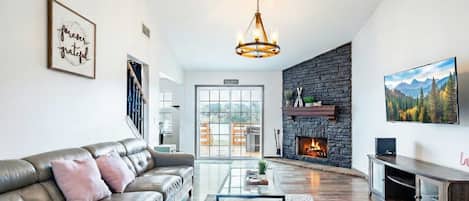 Televisie en een open haard