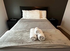3 slaapkamers, een strijkplank/strijkijzer, wifi, beddengoed