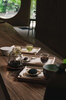 3 restaurants; breakfast, lunch, dinner, and brunch served