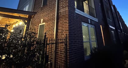 Lovely Downtown 4 story condo
