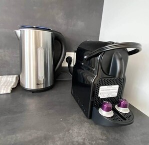 Kaffee und/oder Kaffeemaschine