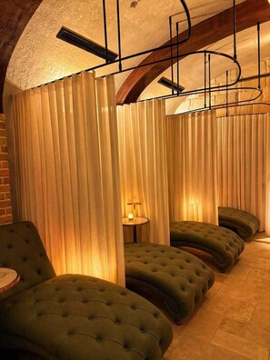 Sauna, hot tub, steam room, 3 treatment rooms - Wonder Budapest (Budapest)