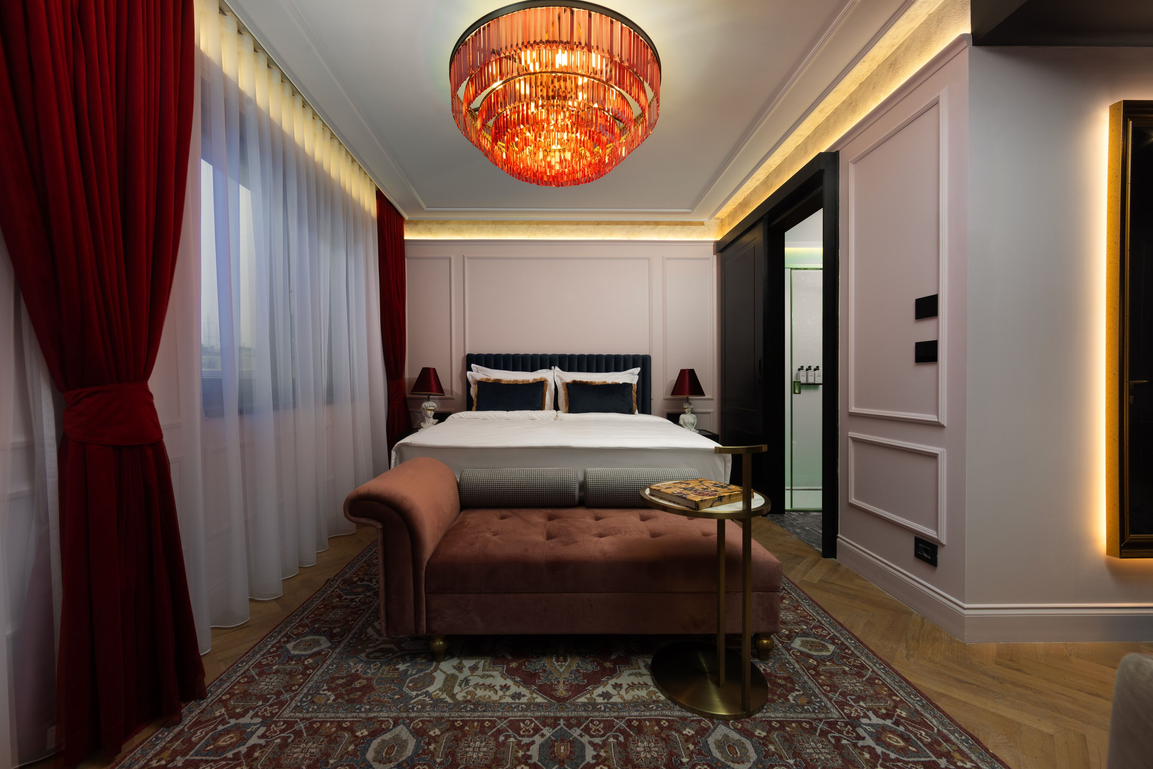 Hochwertige Bettwaren, Daunenbettdecken, Minibar, Zimmersafe