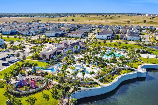 Indoor pool, a heated pool - Magical 5 star Home w/ pool, Gaming & Theatre (Kissimmee)