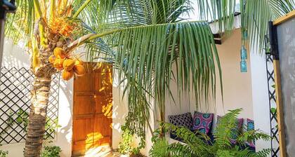 Dhow House: Swahili-Inspired Holiday House w/Rooftop & Garden Views