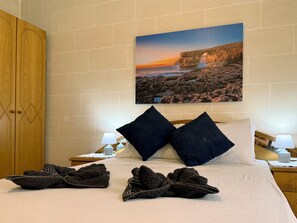 Apartment | Blackout curtains, iron/ironing board, free WiFi