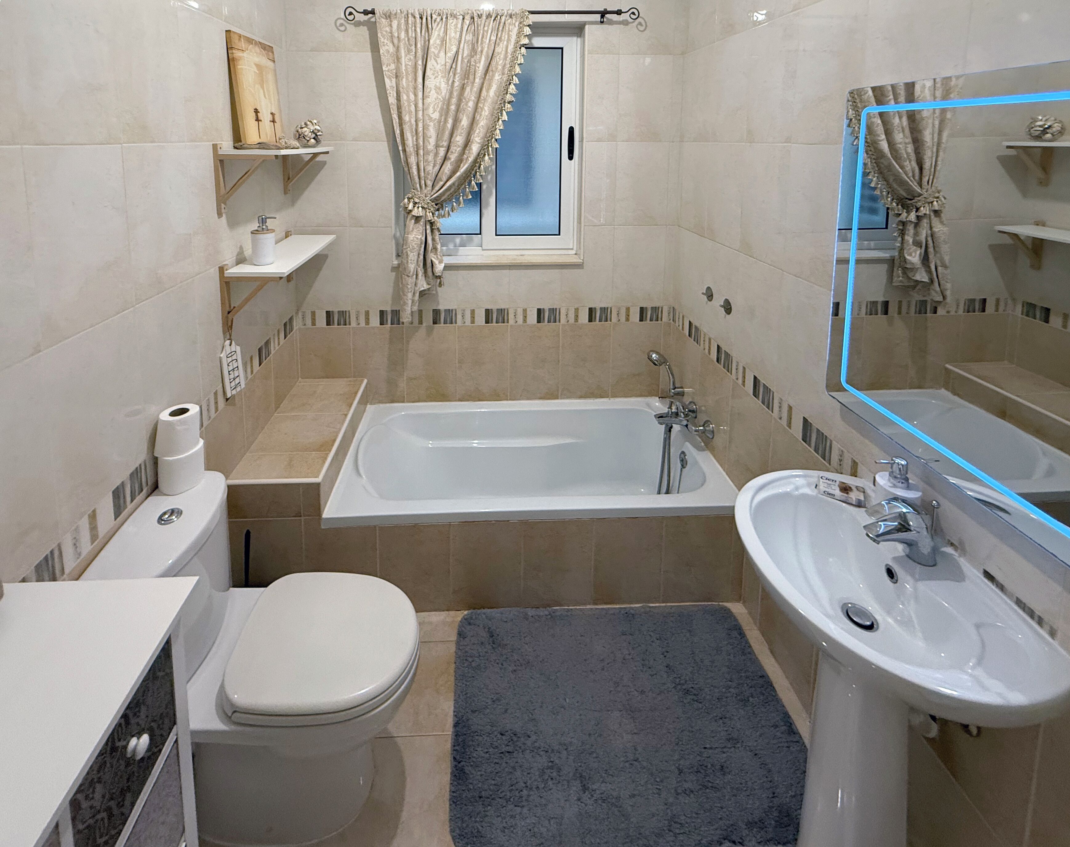 Apartment | Bathroom