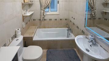 Apartment | Bathroom