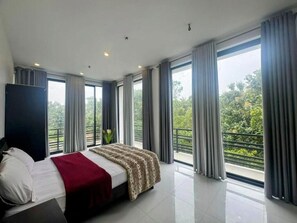 Iron/ironing board, free WiFi - Pearl White Residency  (Polonnaruwa)