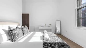 2 bedrooms, iron/ironing board, travel cot, WiFi