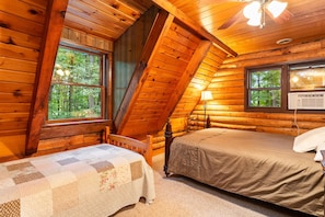 4 bedrooms, desk, WiFi, bed sheets
