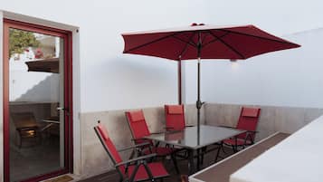 Vila, vista para a cidade | Terraço/pátio