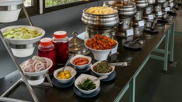 Daily buffet breakfast (INR 500 per person)