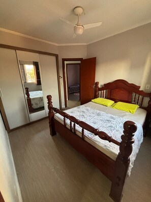 3 chambres, accès à Internet, literie fournie