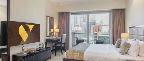 Estudio de lujo, balcón | Tabla de planchar con plancha, cunas, wifi gratis y ropa de cama