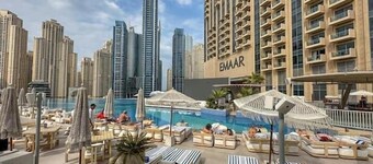 ヴォーグ | JW マリオット マリーナ | ダイレクト アクセス トゥ マリーナ モール