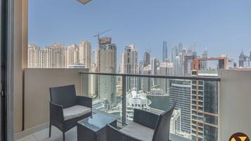 Luxe studio, balkon | Uitzicht vanaf balkon