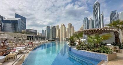 Vogue JW Marriot 23rd floor Marina View