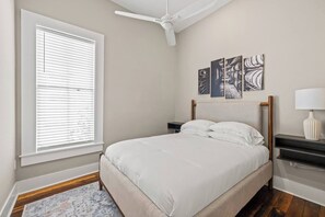 2 bedrooms, iron/ironing board, free WiFi